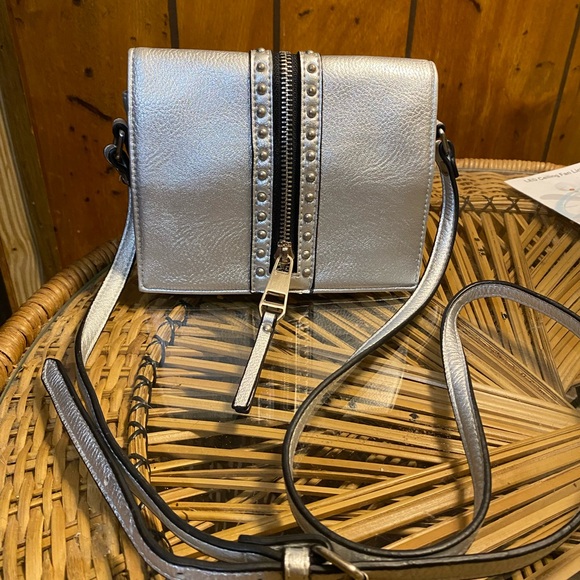 Metallic Zipper Crossbody - Picture 2 of 6